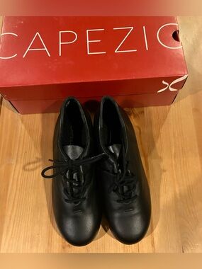 NEW Capezio Cadence CG19 Black Lace-Up Tap Shoes Size 4.5
